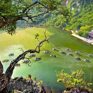 Hoa Lu - Trang An - Hang Mua luxury day tour